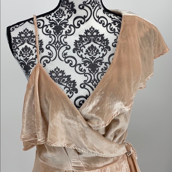 WAYF Cold-Shoulder Velvet Wrap Dress pink ties - Picture 6 of 15